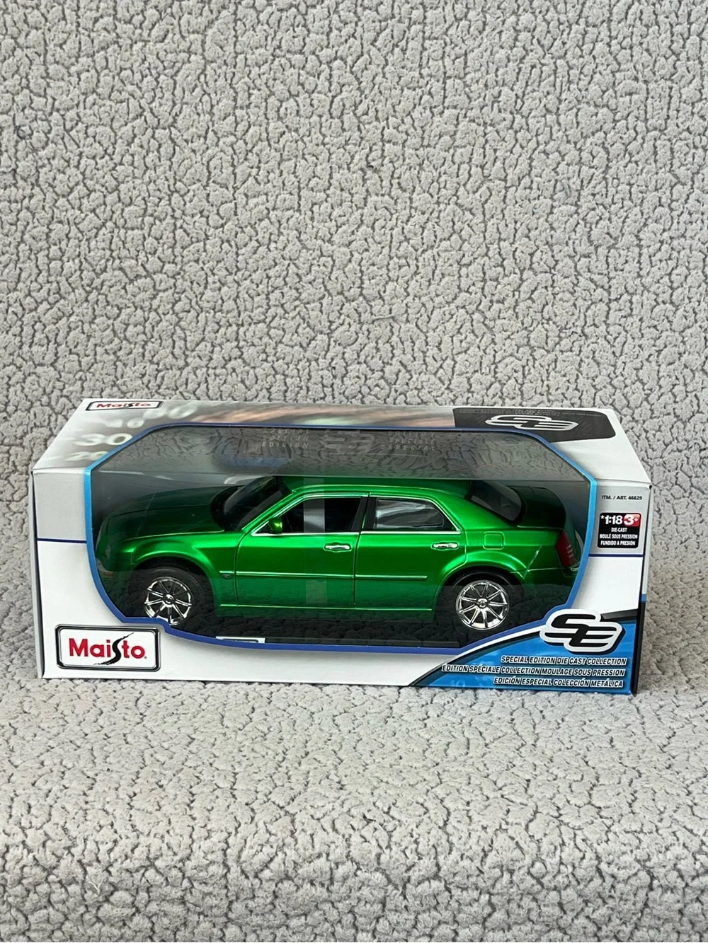 Maisto Special Edition 1 18 Chrysler 300C Hemi Metallic Green Diecast Car New